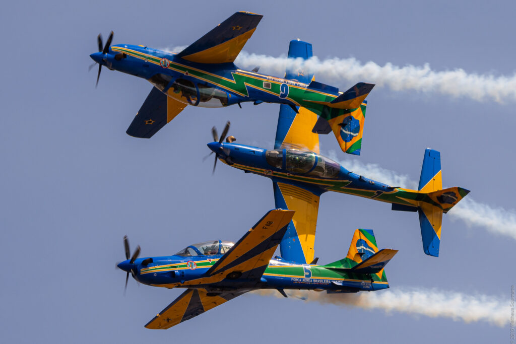 Orient FAB IV T-6 Texan Limited Edition NE8SS001 em homenagem à Força Aérea Brasileira